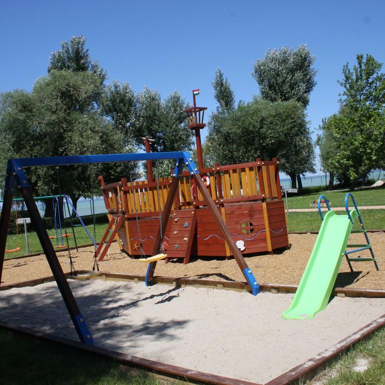 Hanga Apartman Apartment Siofok